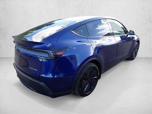 Used 2026 Tesla Model Y Long Range AWD/4WD image 4