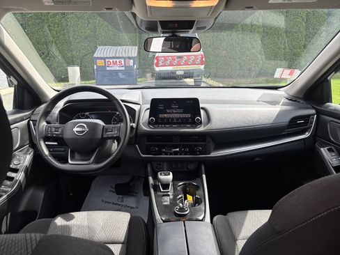 Used 2025 Nissan Rogue SV AWD/4WD image 15