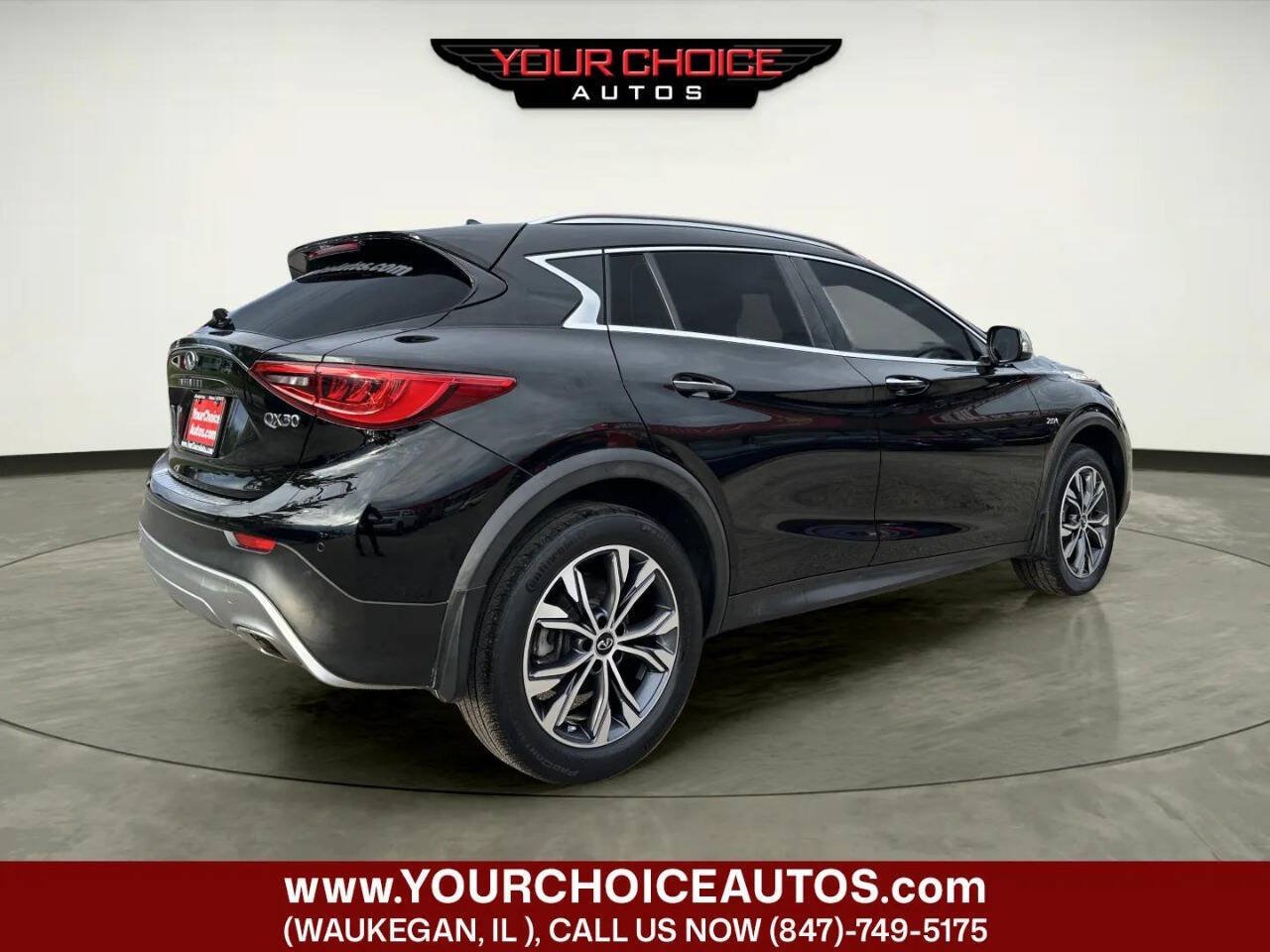 Used 2017 INFINITI QX30 Premium w/ Navigation Package AWD/4WD image 5