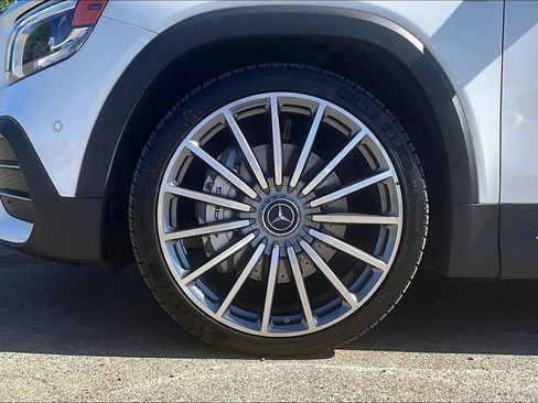Used 2023 Mercedes-Benz GLB 35 AMG 4MATIC image 12