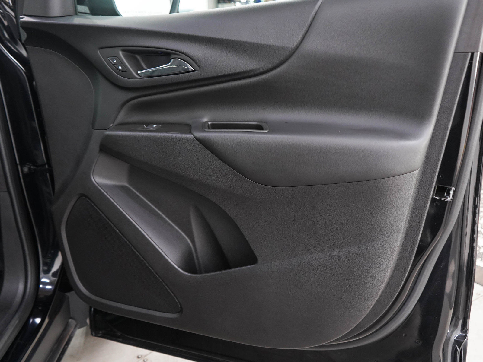 Used 2024 Chevrolet Equinox LT w/ LPO, Floor Liner Package AWD/4WD image 9