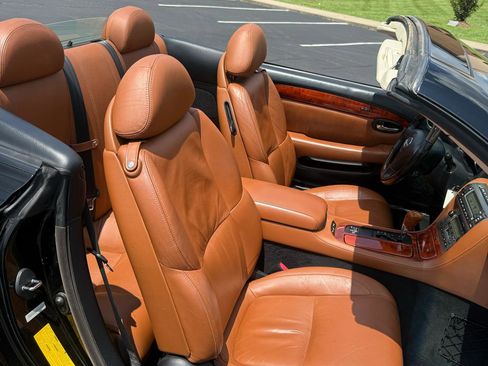 Used 2002 Lexus SC 430 Convertible RWD image 12