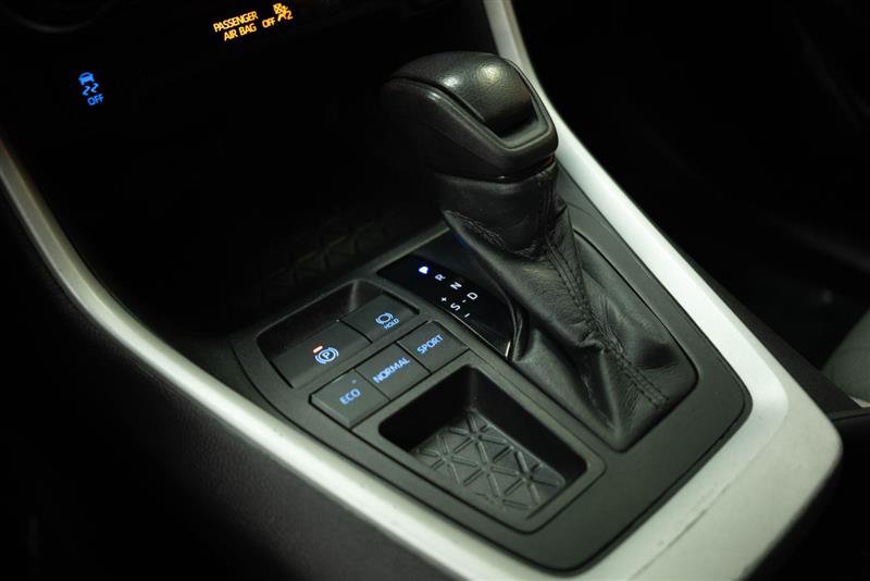 Used 2022 Toyota RAV4 XLE FWD image 22