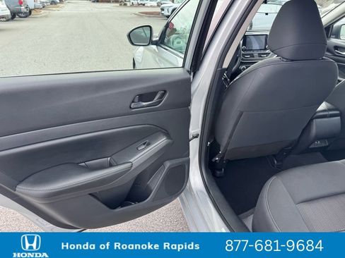 Used 2024 Nissan Altima 2.5 SV image 27