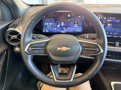 Used 2026 Chevrolet Equinox LT FWD image 17
