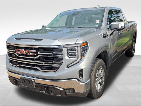 Used 2025 GMC Sierra 1500 SLT AWD/4WD image 4