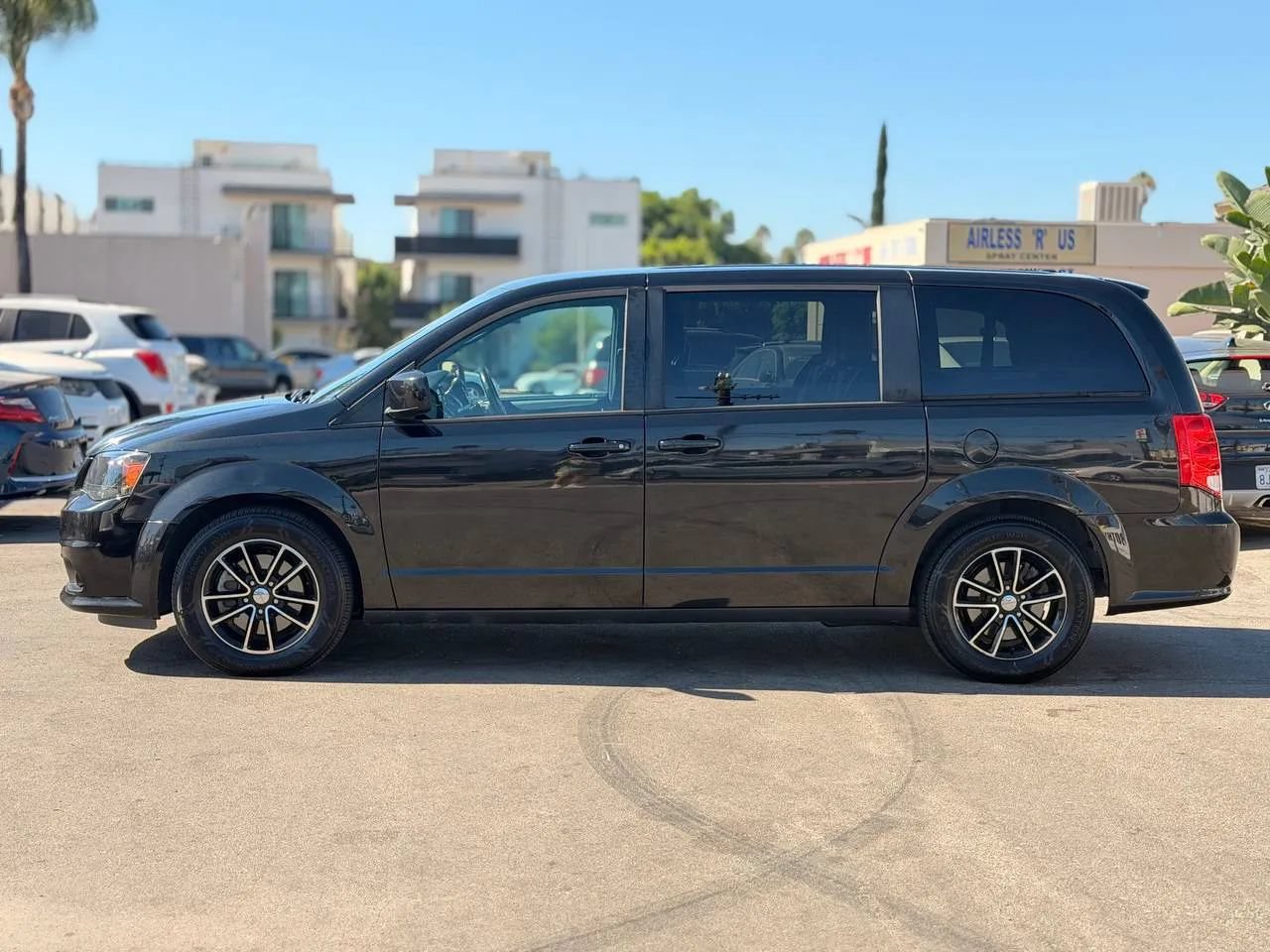 Used 2018 Dodge Grand Caravan GT FWD image 9