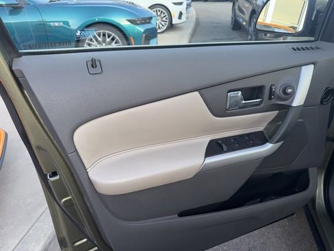 Used 2013 Ford Edge Limited image 16