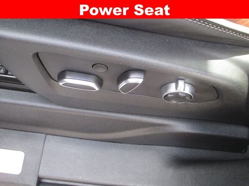 Used 2024 GMC Yukon XL Denali Ultimate AWD/4WD image 32