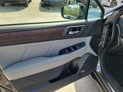 Used 2019 Subaru Outback 3.6R Limited w/ Popular Package #2 image 17