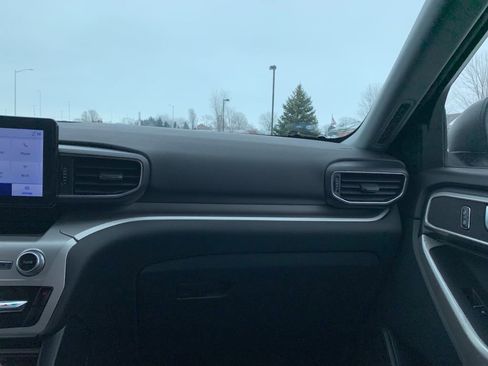 Used 2022 Ford Explorer XLT w/ Equipment Group 202A image 22