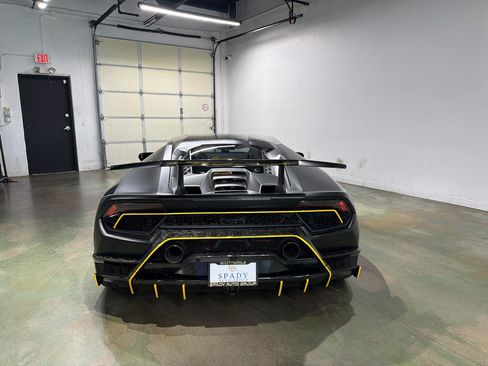 Used 2018 Lamborghini Huracan AWD/4WD image 7
