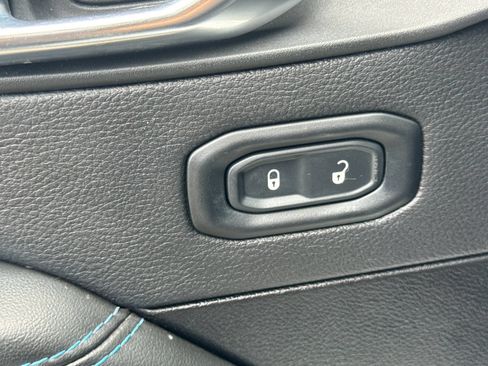 Used 2024 Jeep Wrangler High Altitude AWD/4WD image 12
