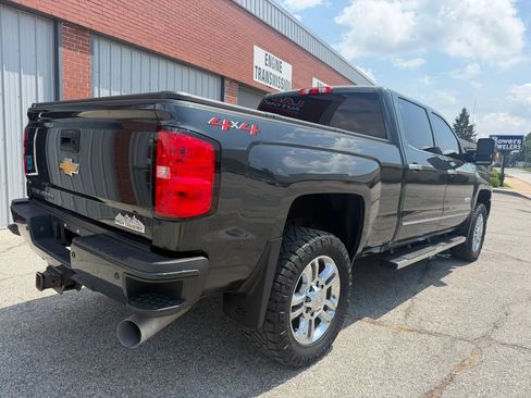 Used 2018 Chevrolet Silverado 2500 High Country w/ Duramax Plus Package AWD/4WD image 9