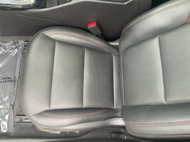 Certified 2025 Chevrolet Trax RS w/ Sunroof Package FWD image 22