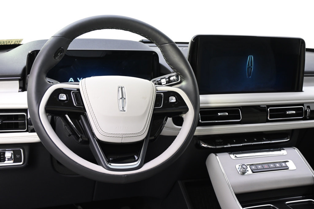 New 2026 Lincoln Aviator Reserve AWD/4WD image 12