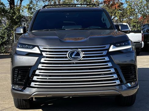 Used 2024 Lexus LX 600 4WD w/ Luxury Package image 7