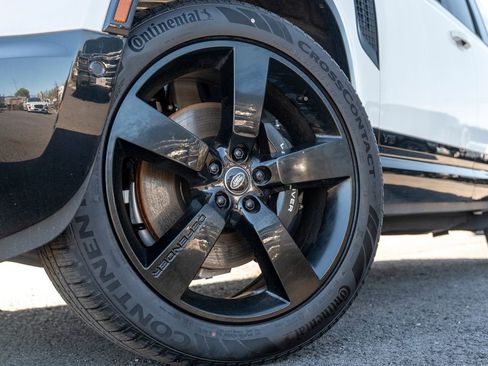 New 2025 Land Rover Defender 110 V8 image 9