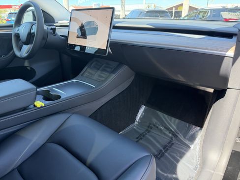 Used 2023 Tesla Model Y Long Range image 12