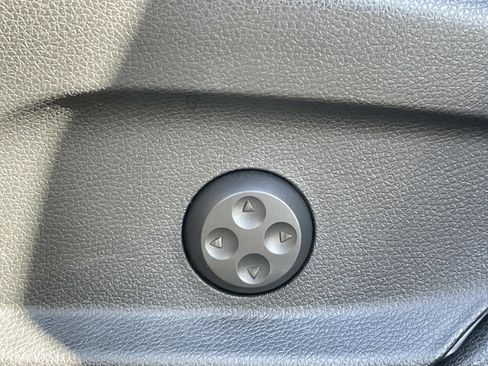 Used 2021 Mercedes-Benz GLC 300 4MATIC w/ AMG Line image 18