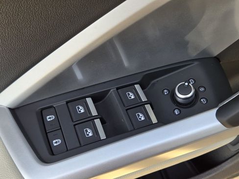 Certified 2025 Audi Q3 2.0T Premium w/ Convenience Package image 31