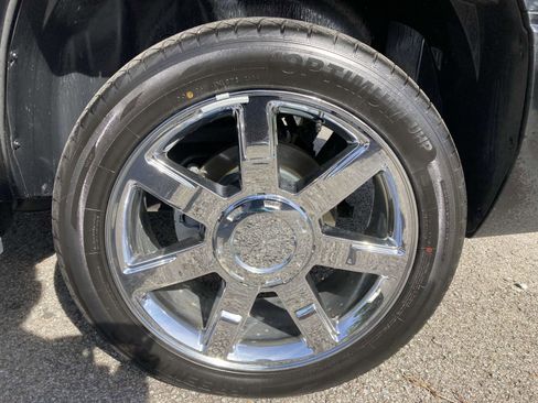 Used 2014 Cadillac Escalade Premium image 7