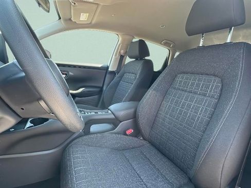 New 2026 Honda HR-V LX image 8
