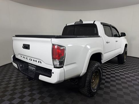 Used 2019 Toyota Tacoma Limited AWD/4WD image 5