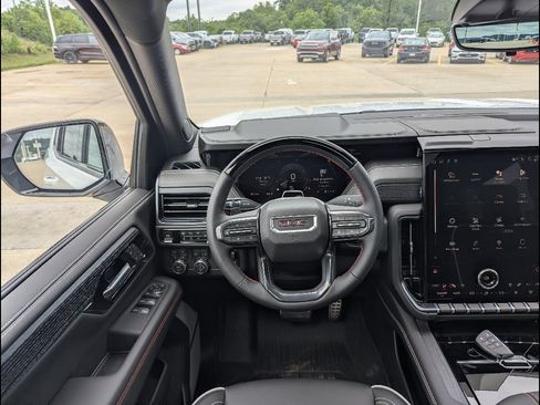 New 2026 GMC Yukon AT4 Ultimate w/ LPO, Floor Liner Package AWD/4WD image 3