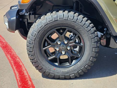New 2026 Jeep Gladiator Sport AWD/4WD image 12