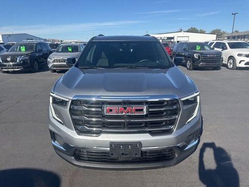 Used 2025 GMC Acadia Elevation image 10