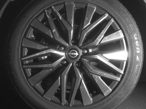 Used 2025 Nissan Altima 2.5 SV FWD image 12