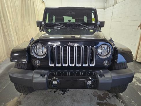 Used 2016 Jeep Wrangler Unlimited Sahara w/ Connectivity Group AWD/4WD image 2