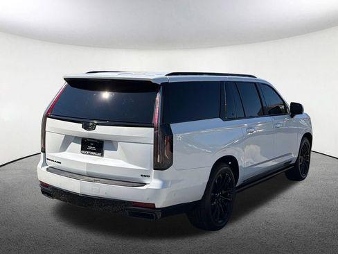 Certified 2022 Cadillac Escalade ESV Sport w/ Touring Package AWD/4WD image 18