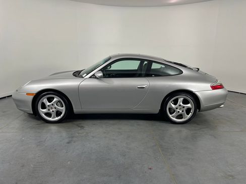 Used 2001 Porsche 911 Carrera 4 AWD/4WD image 2