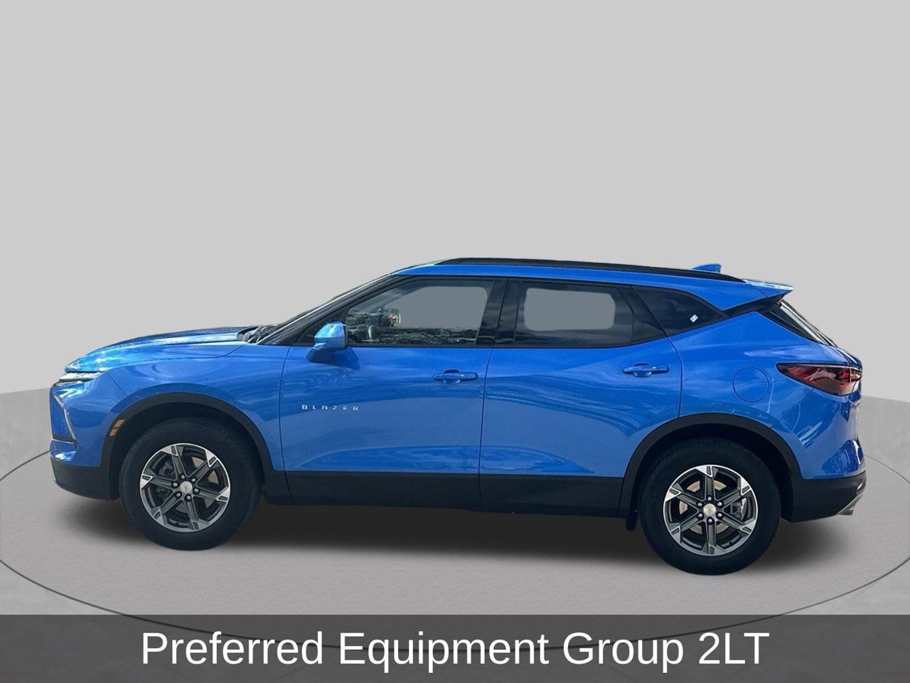 Used 2024 Chevrolet Blazer LT w/ Convenience Package FWD image 2