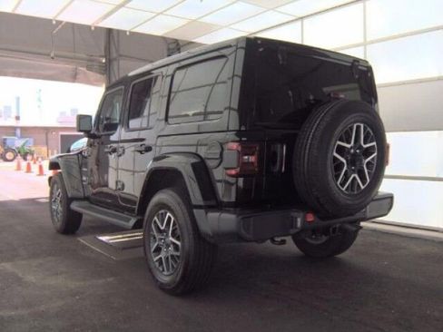 Used 2024 Jeep Wrangler Sahara w/ Technology Group image 6