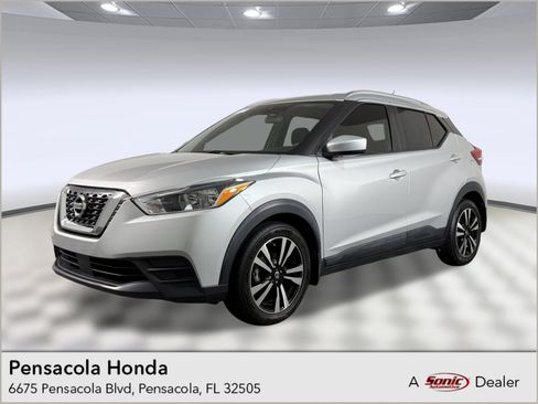 Used 2020 Nissan Kicks SV FWD image 1