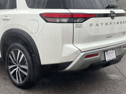 Used 2024 Nissan Pathfinder Platinum w/ Cargo Package image 12