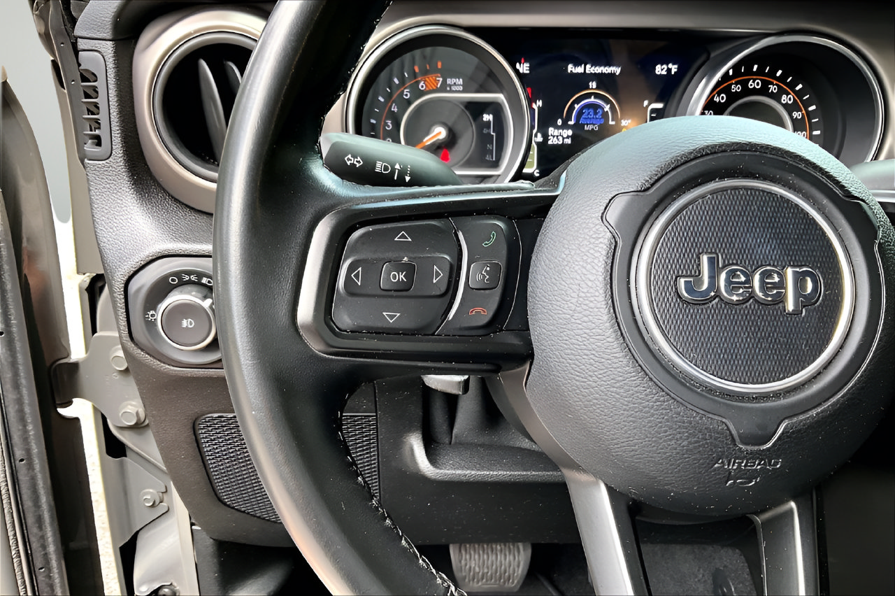 Used 2021 Jeep Wrangler Unlimited Sport AWD/4WD image 10