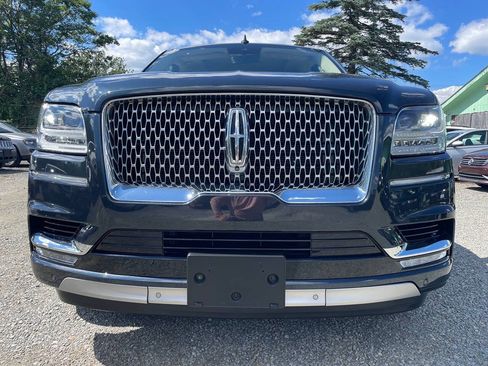 Used 2021 Lincoln Navigator L Reserve w/ Luxury Package AWD/4WD image 3