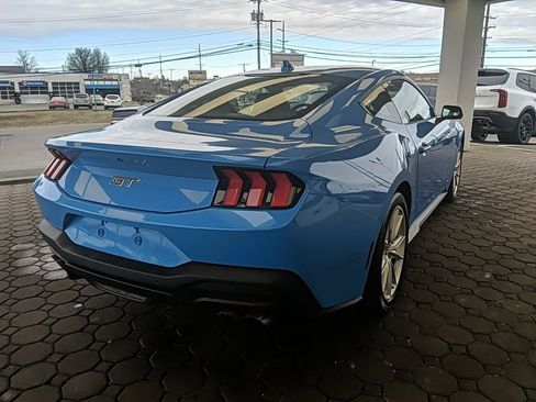 Used 2025 Ford Mustang GT Premium image 5