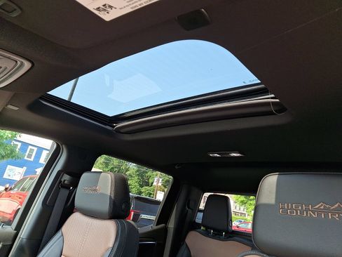 New 2026 Chevrolet Silverado 1500 High Country AWD/4WD image 14