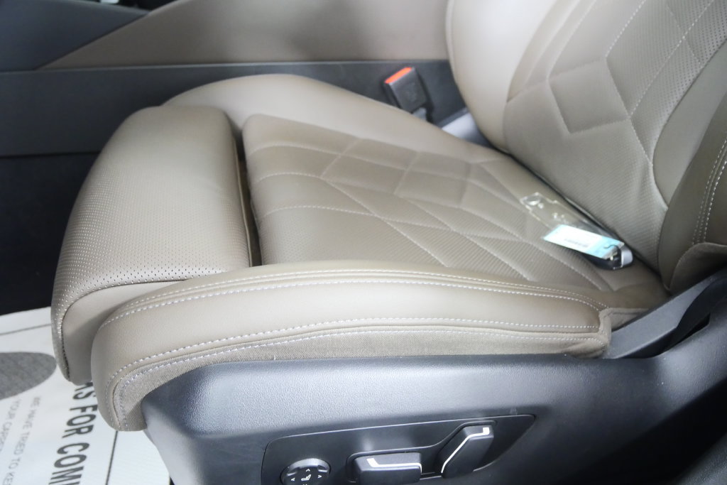 Certified 2026 BMW i5 eDrive40 AWD/4WD image 10