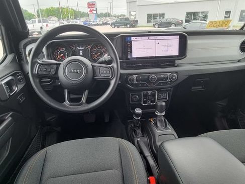 Used 2025 Jeep Gladiator Sport AWD/4WD image 11