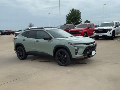 New 2026 Chevrolet Trax ACTIV image 2