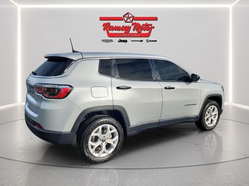 Used 2025 Jeep Compass Sport AWD/4WD image 5