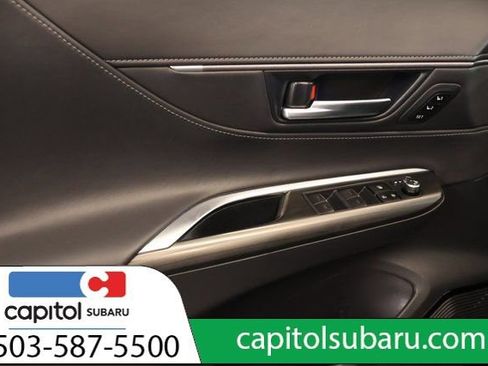 Used 2024 Toyota Venza XLE image 10