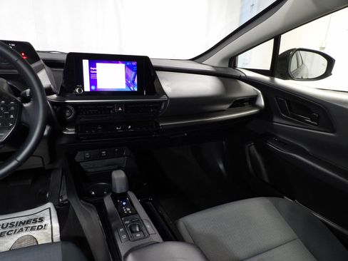 Used 2025 Toyota Prius LE FWD image 13