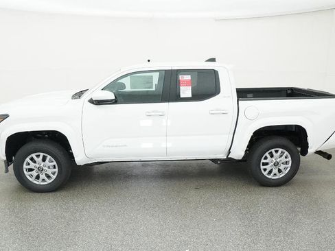 New 2025 Toyota Tacoma SR5 image 9